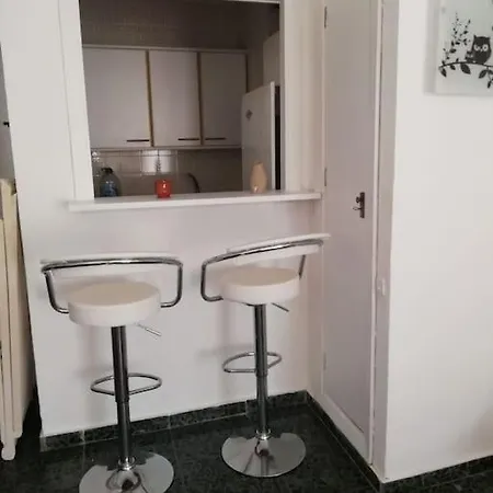 Estudio En Primera Línea De Playa *