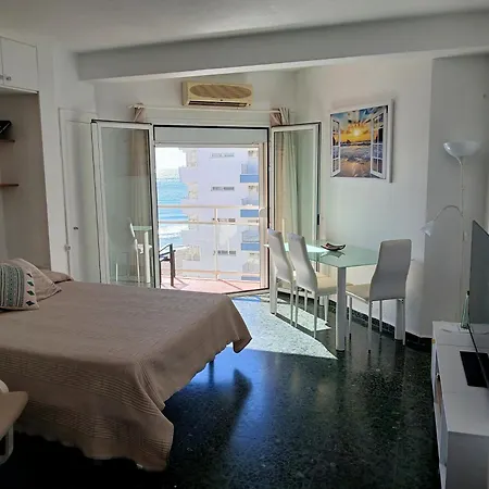 Estudio En Primera Linea De Playa *