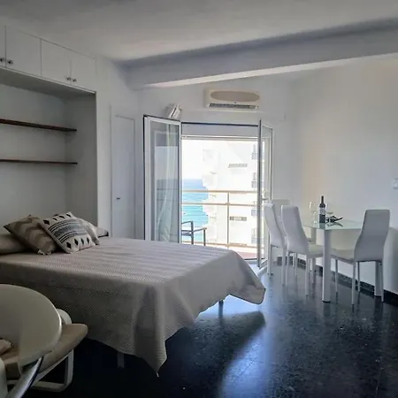 Estudio En Primera Linea De Playa *